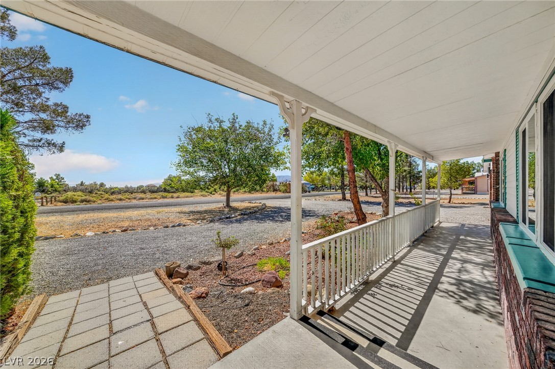 Photo 6 of 50, 860 Dixieland Street