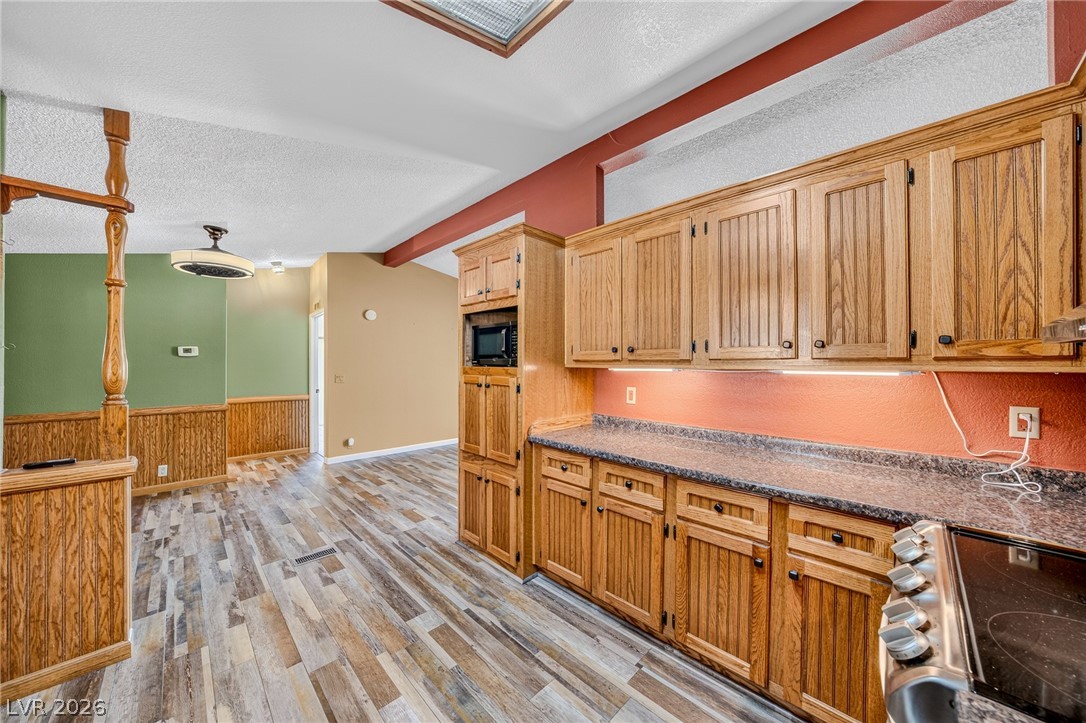 Photo 17 of 50, 860 Dixieland Street
