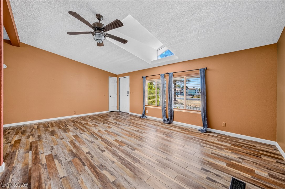 Photo 7 of 50, 860 Dixieland Street