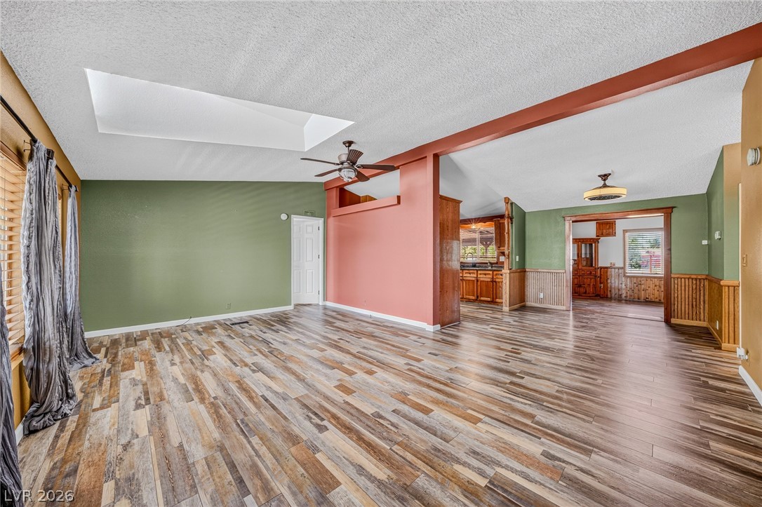 Photo 10 of 50, 860 Dixieland Street