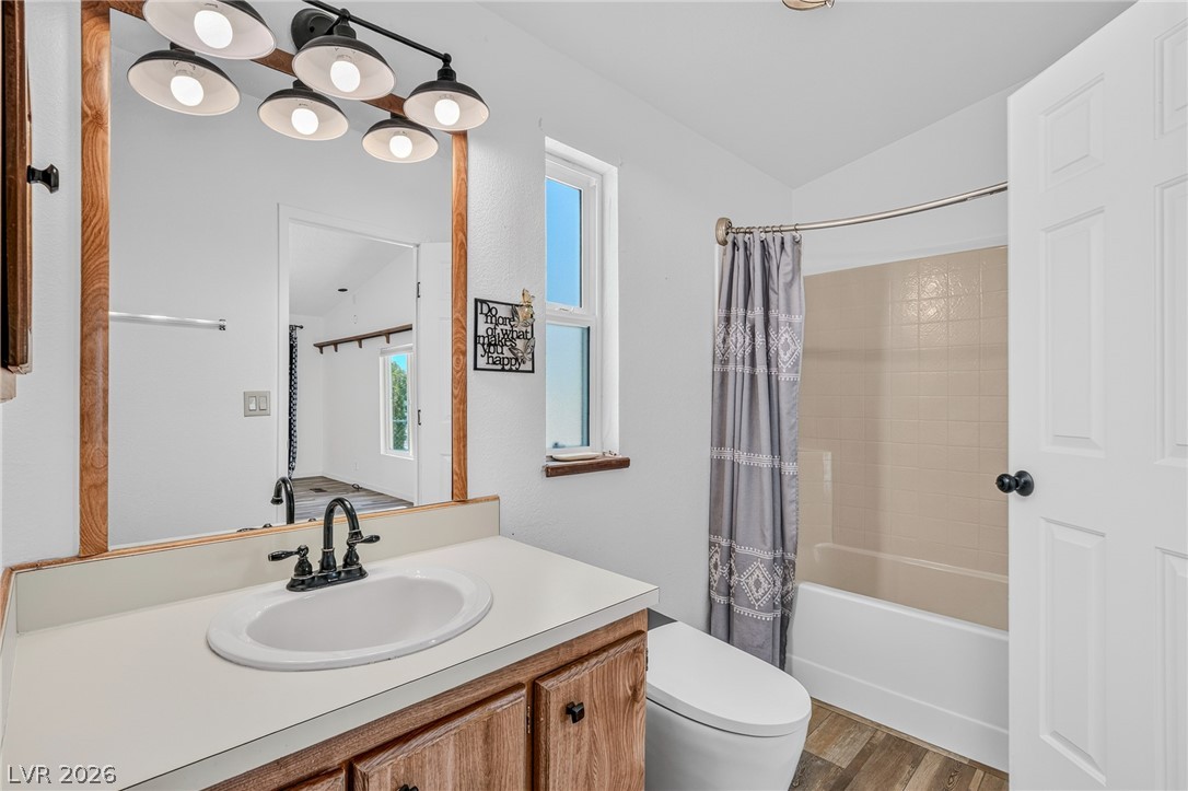 Photo 27 of 50, 860 Dixieland Street