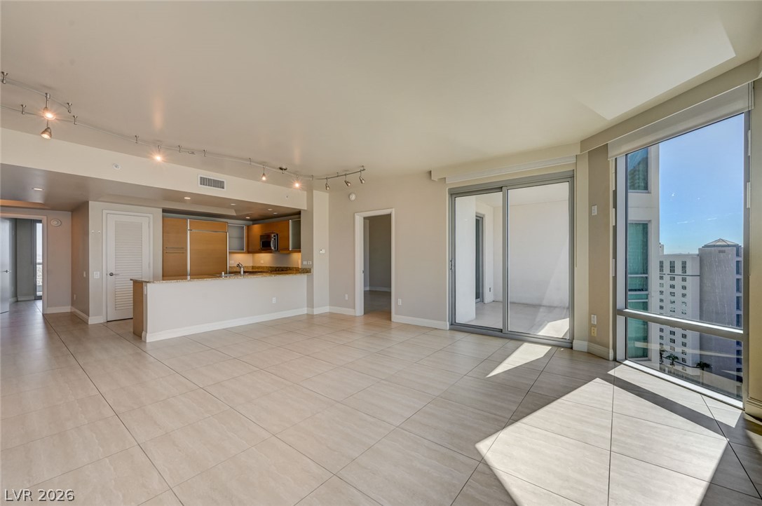 Photo 9 of 70, 222 Karen Avenue #1602