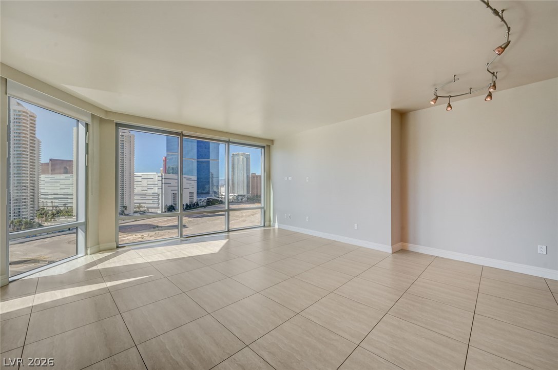 Photo 10 of 70, 222 Karen Avenue #1602
