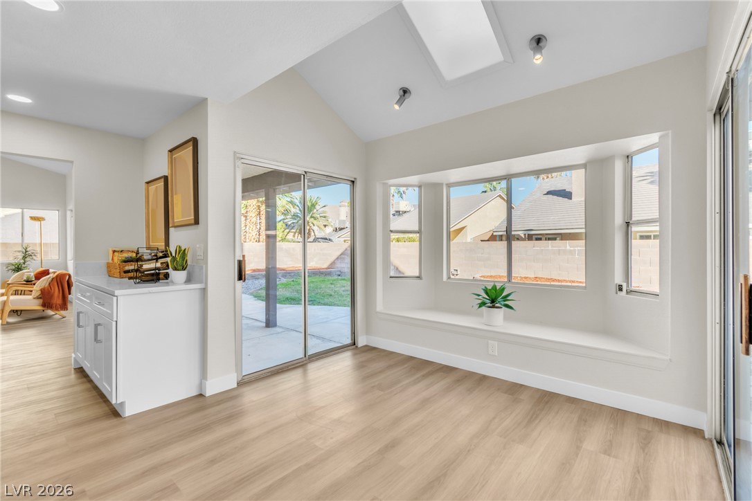 Photo 17 of 48, 322 Redondo Street