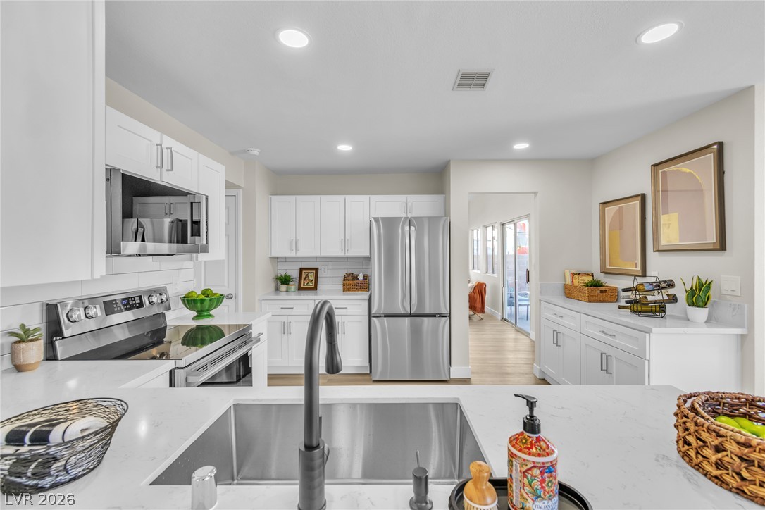 Photo 14 of 48, 322 Redondo Street