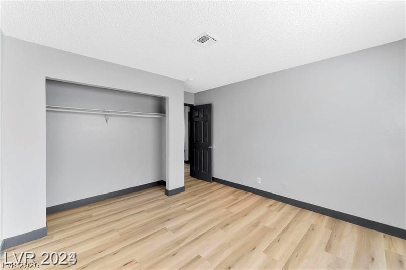 Photo 9 of 37, 1641 N Lamont Street
