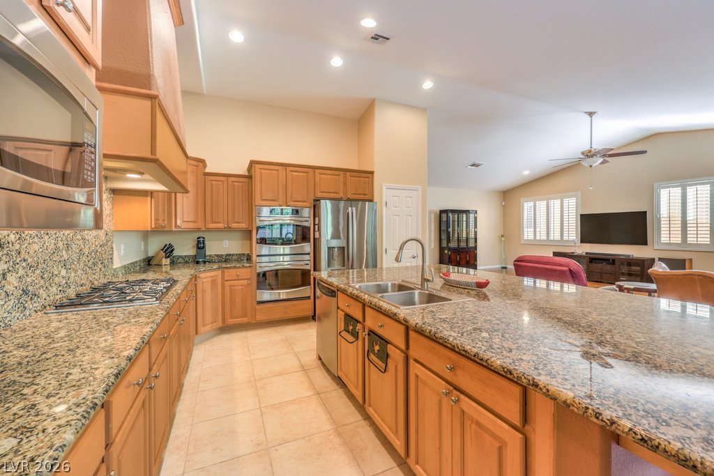 Photo 16 of 58, 965 Via Columbo Street