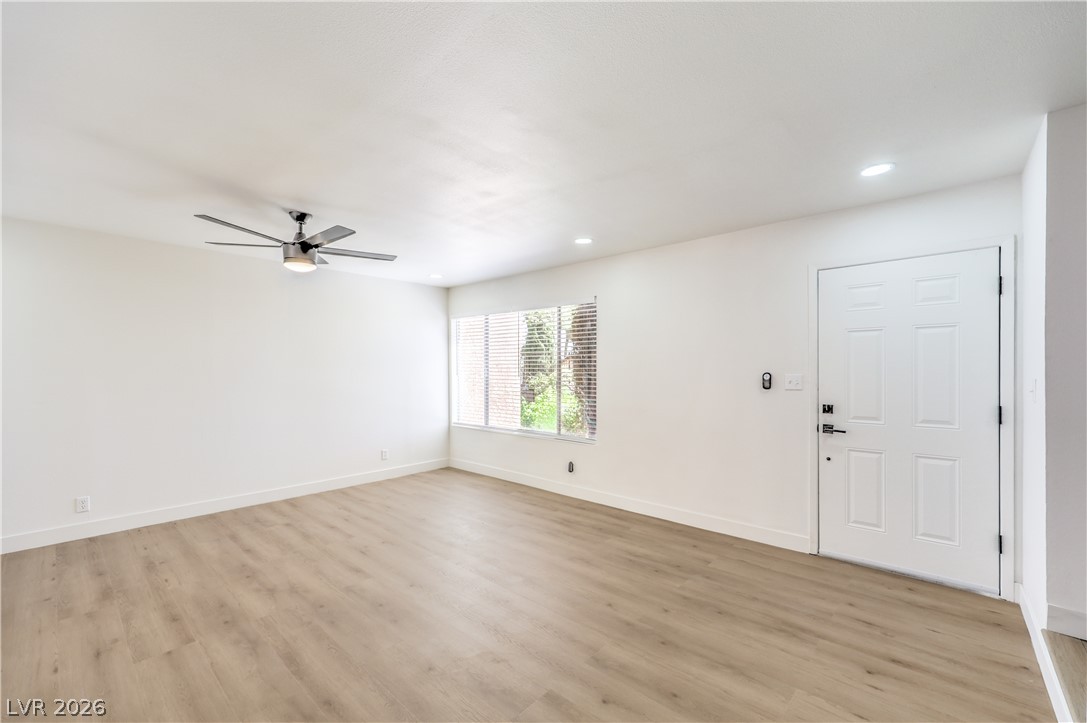 Photo 7 of 32, 513 Starfire Place