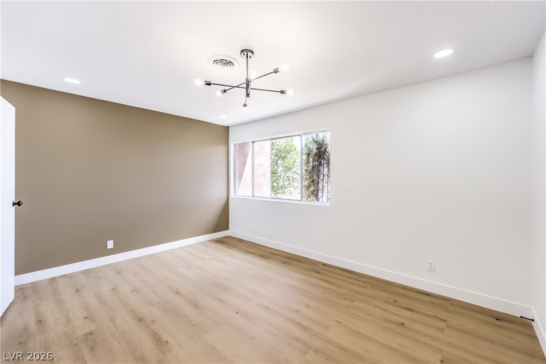 Photo 10 of 32, 513 Starfire Place