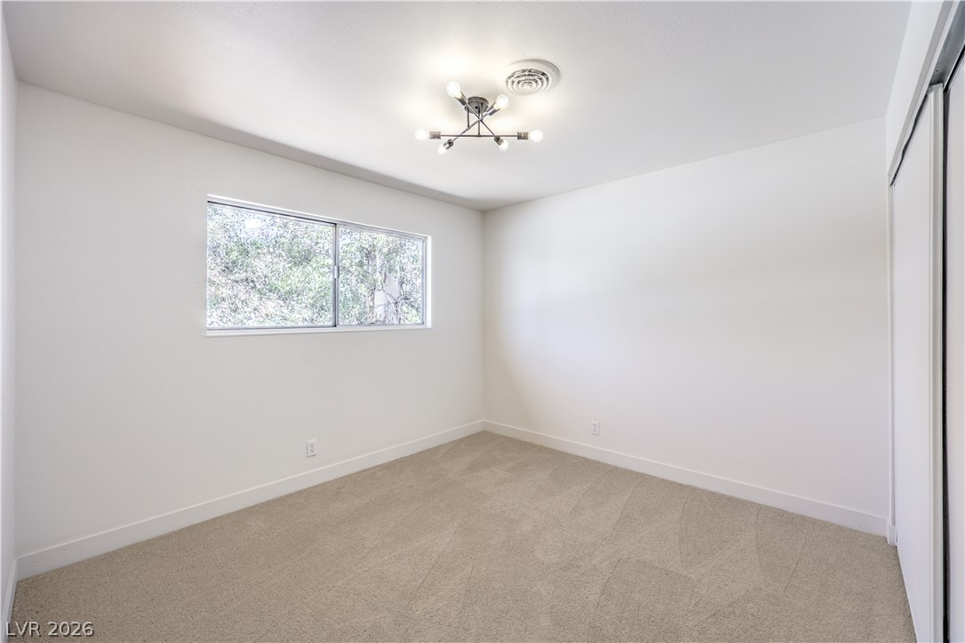 Photo 17 of 32, 513 Starfire Place