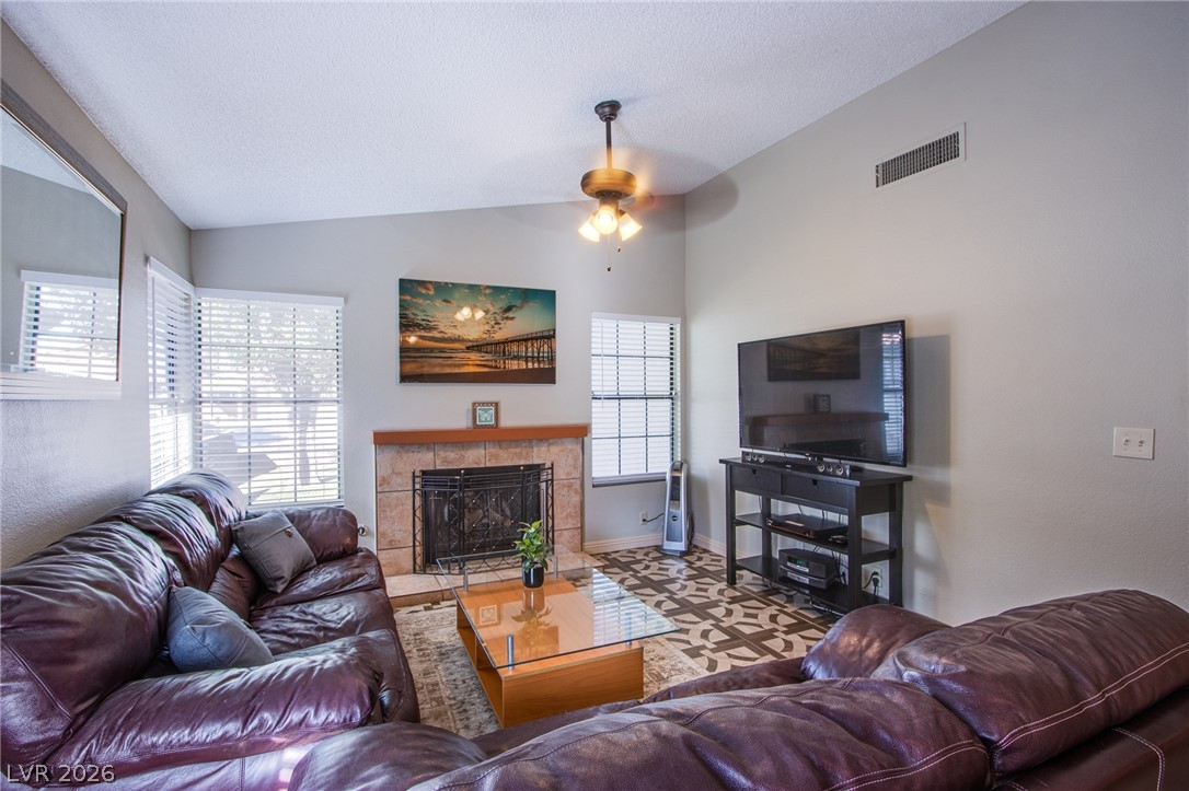 Photo 6 of 33, 4659 Winfield Drive