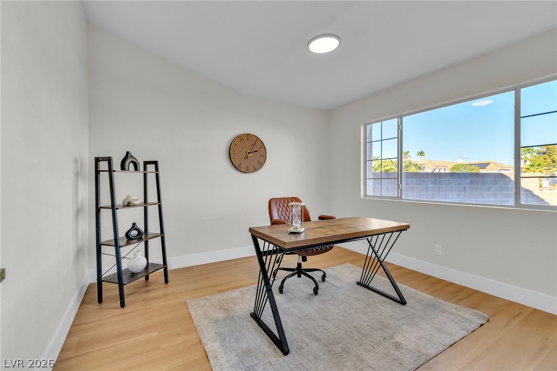 Photo 4 of 277 Gentle Bay Avenue