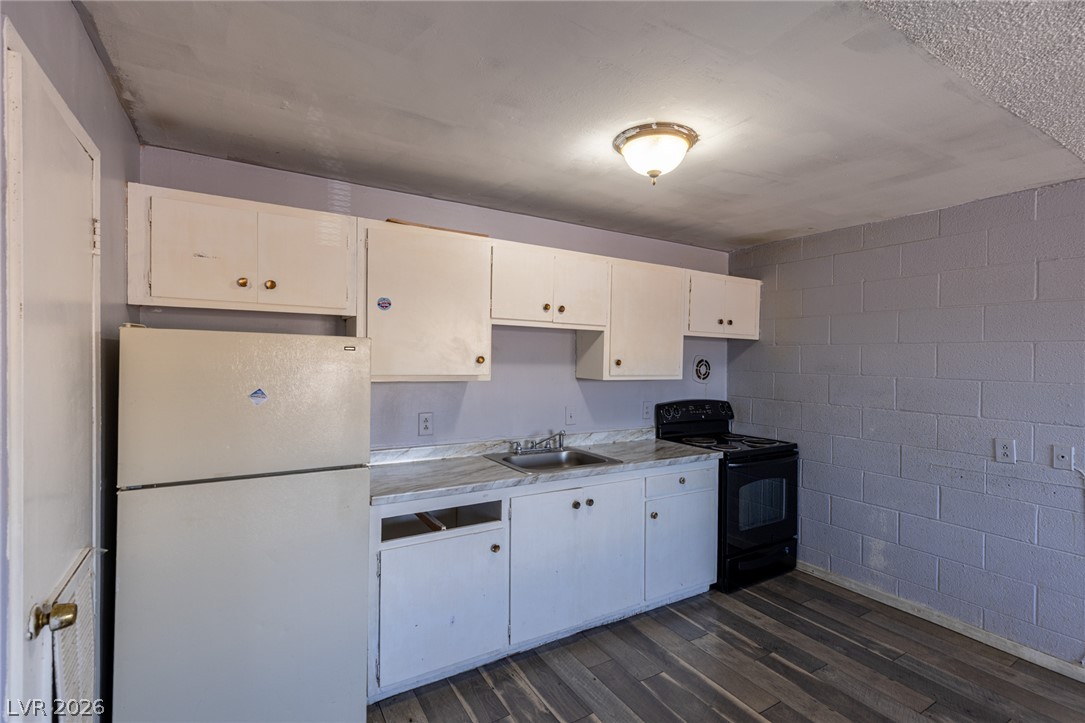 Photo 20 of 27, 3718 Hazelwood Street #23