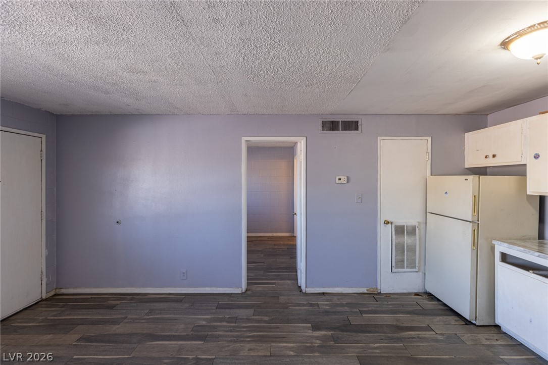 Photo 22 of 27, 3718 Hazelwood Street #23