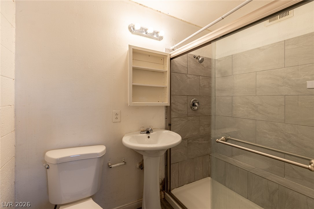 Photo 26 of 27, 3718 Hazelwood Street #23