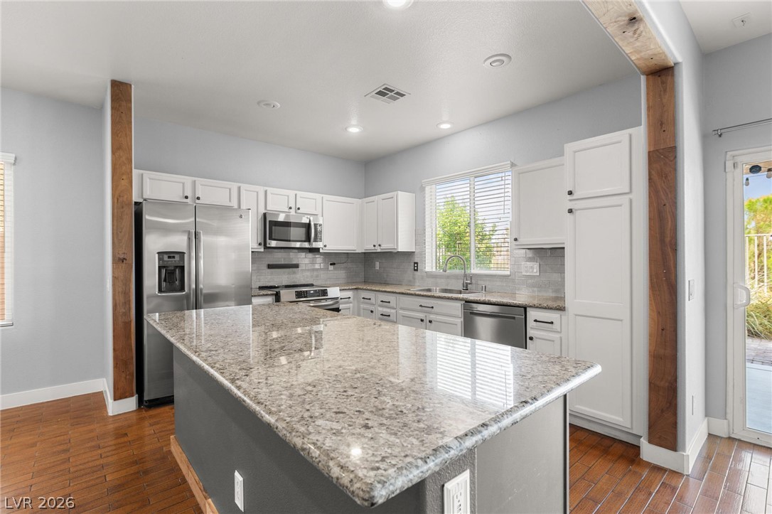 Photo 9 of 23, 8116 Loma Del Ray Street