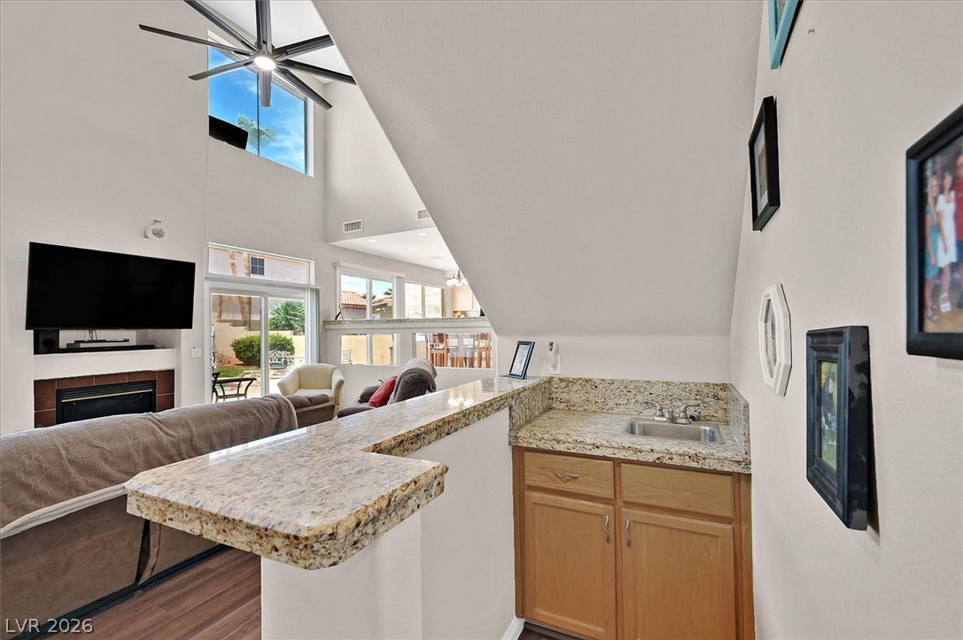 Photo 5 of 3905 Larkcrest Street