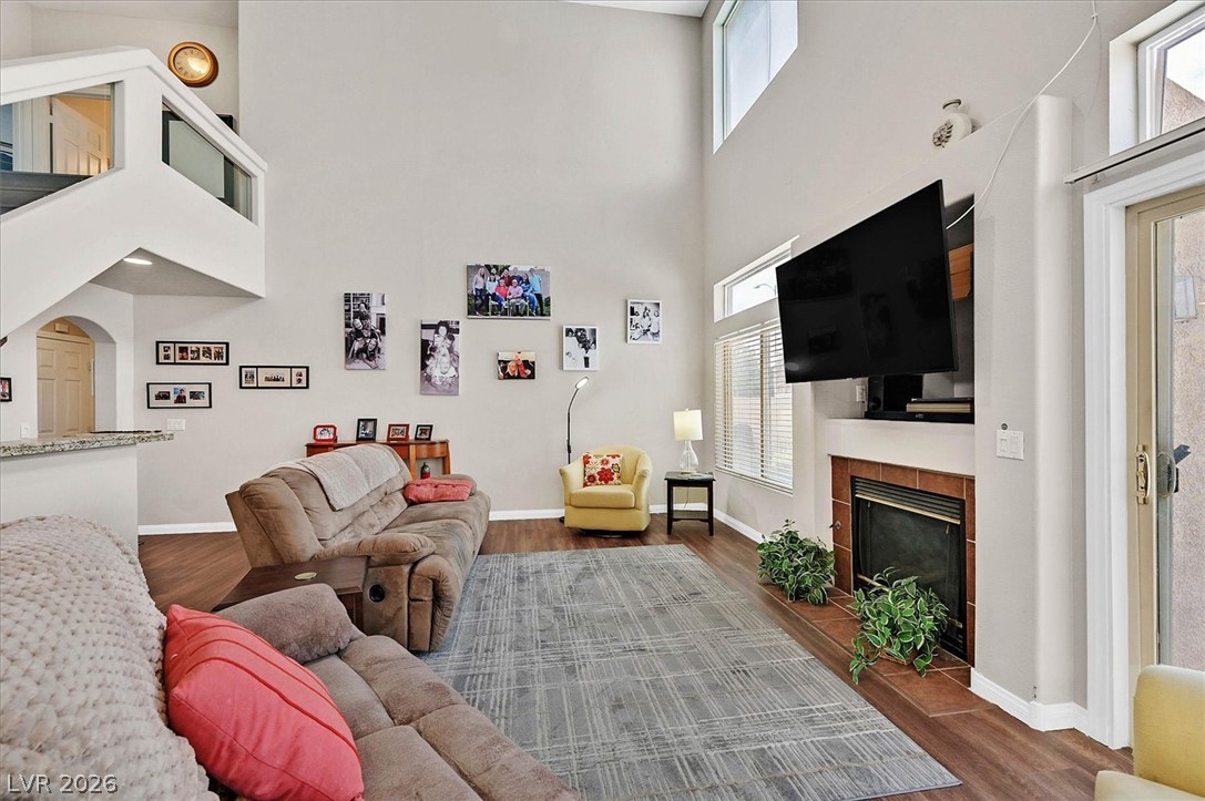 Photo 6 of 34, 3905 Larkcrest Street