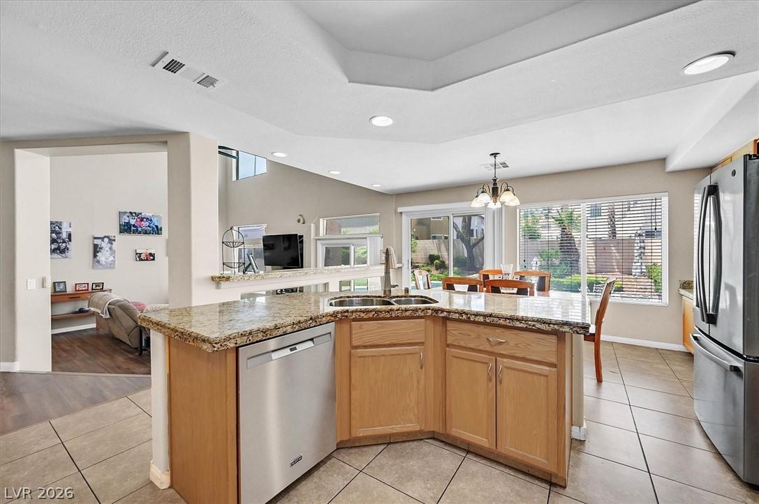 Photo 8 of 34, 3905 Larkcrest Street