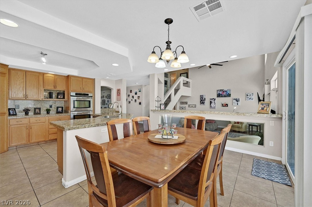 Photo 10 of 34, 3905 Larkcrest Street