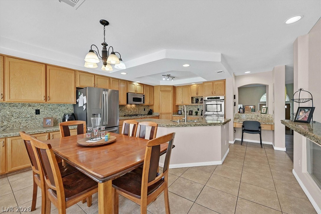 Photo 11 of 34, 3905 Larkcrest Street