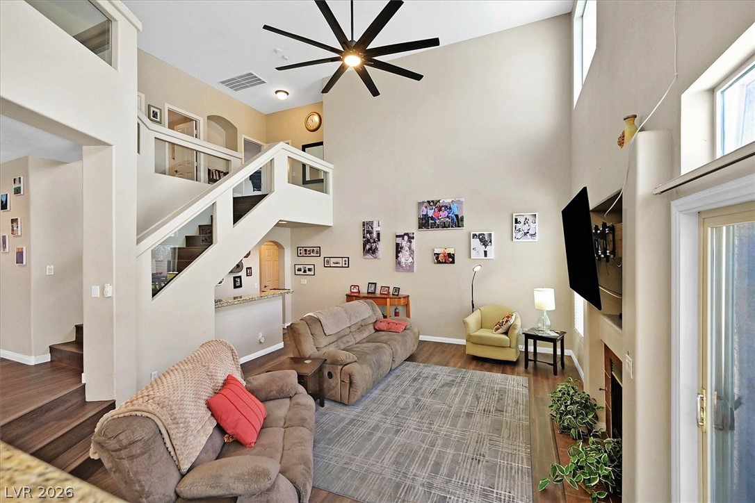 Photo 15 of 34, 3905 Larkcrest Street