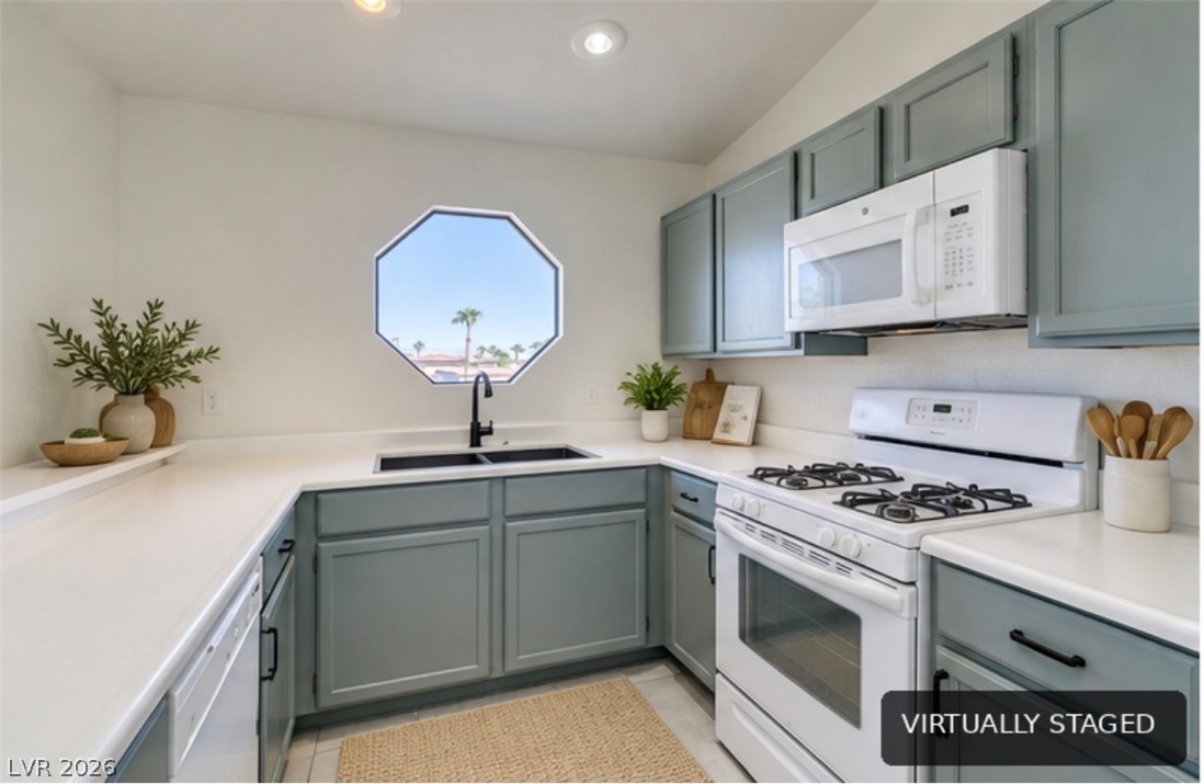 Photo 7 of 15, 5016 S Rainbow Boulevard #202