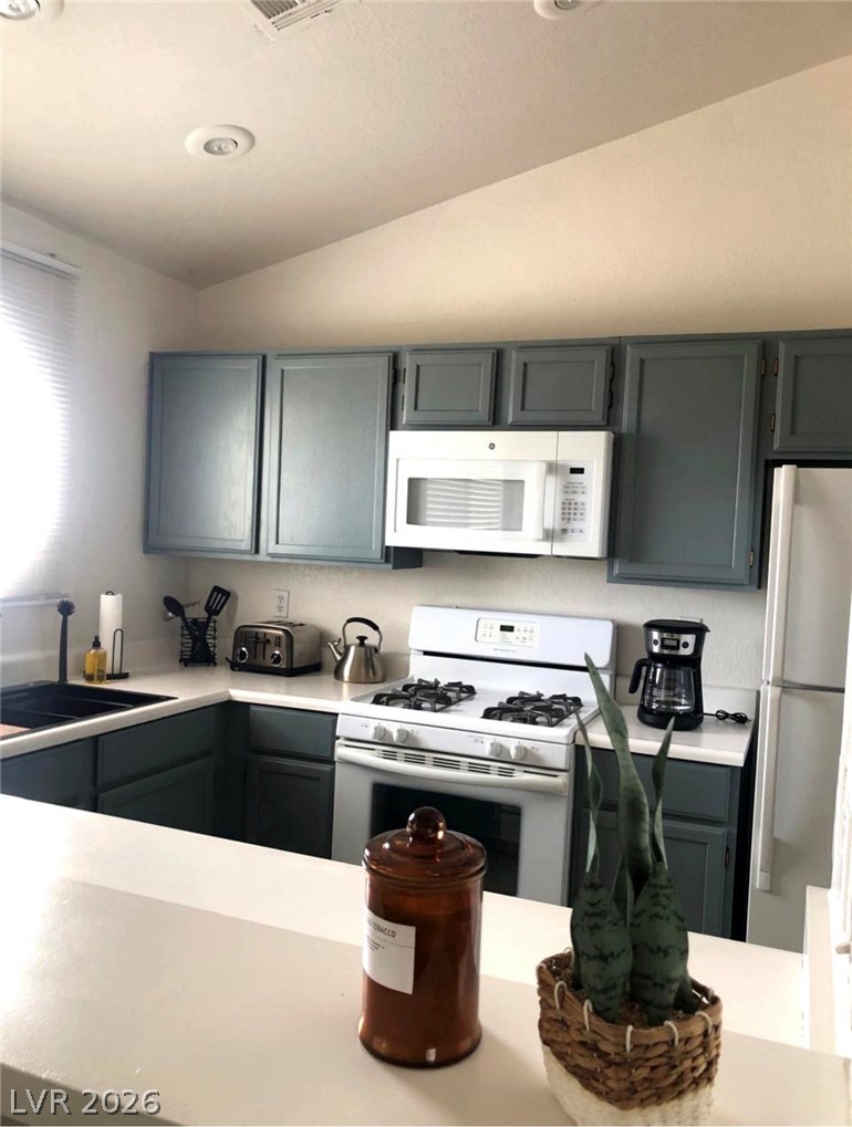Photo 11 of 15, 5016 S Rainbow Boulevard #202