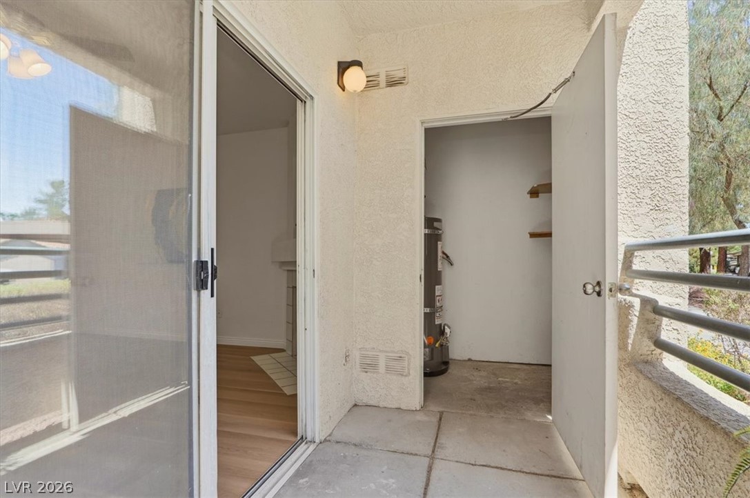 Photo 10 of 35, 5415 W Harmon Avenue #1075