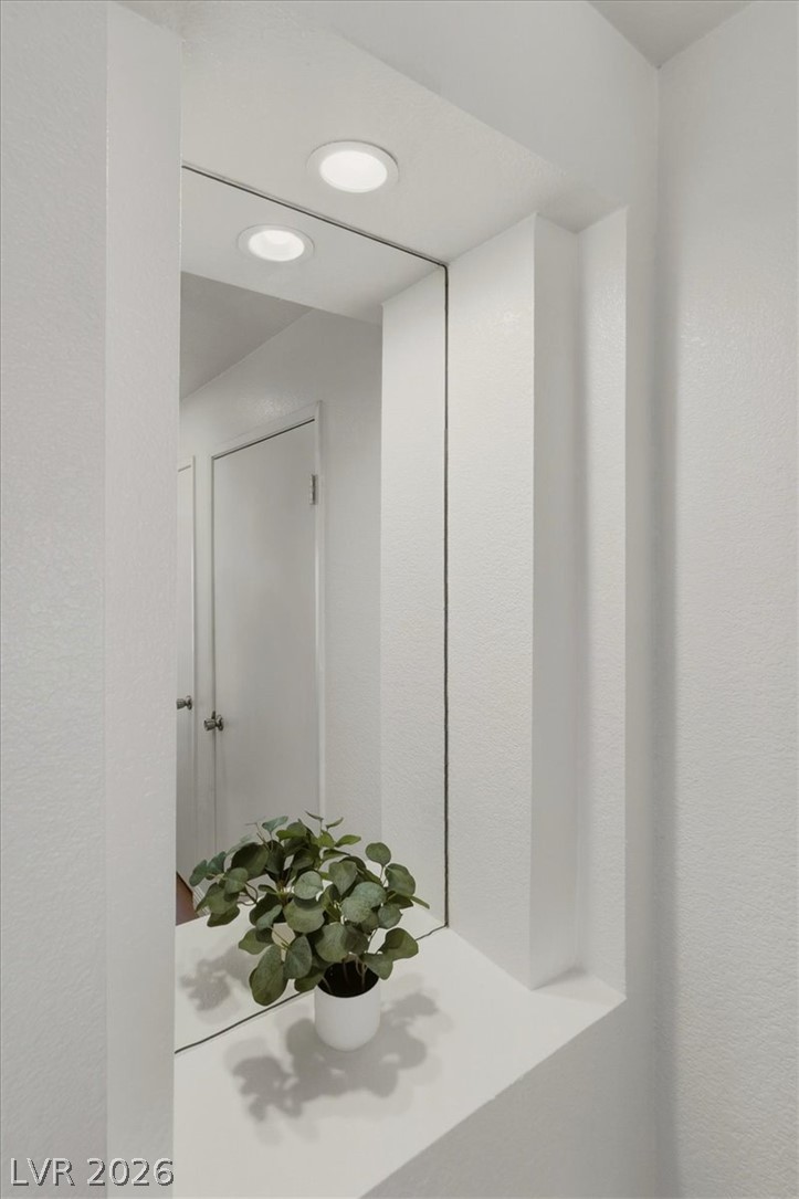 Photo 23 of 35, 5415 W Harmon Avenue #1075