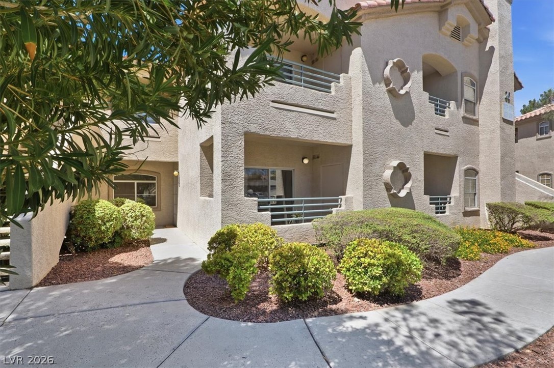 Photo 3 of 5415 W Harmon Avenue #1075