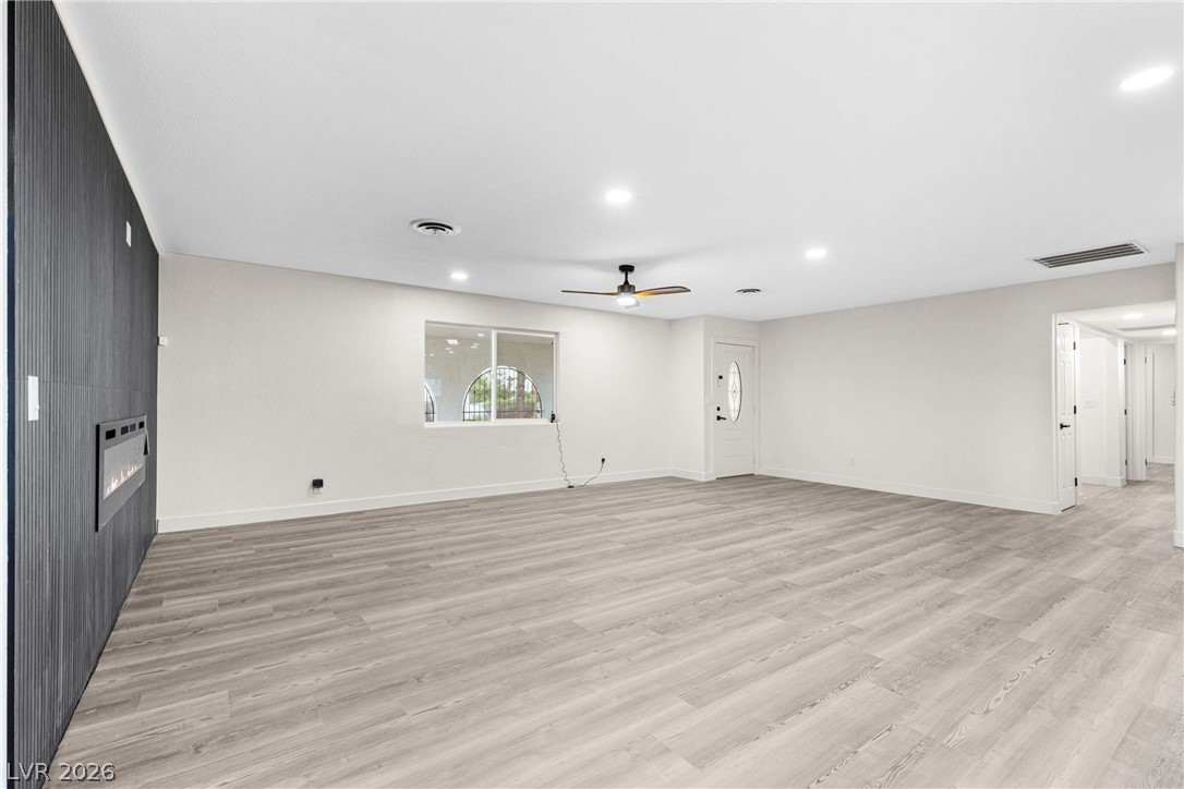Photo 6 of 60, 271 E Middleton Drive