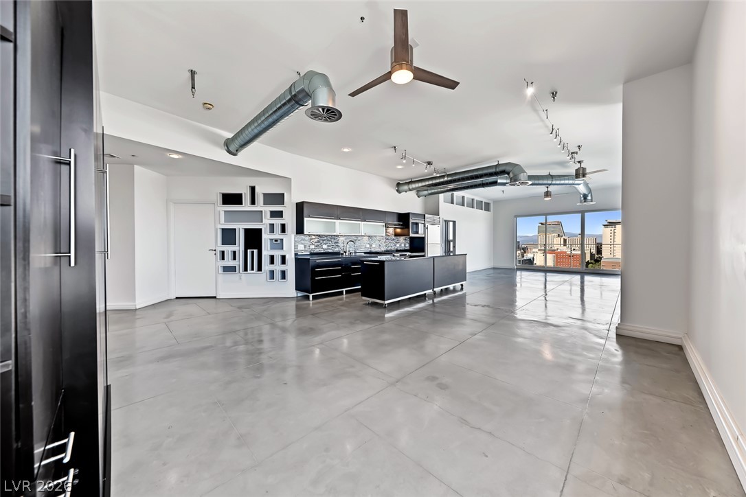 Photo 22 of 97, 200 Hoover Avenue #1409