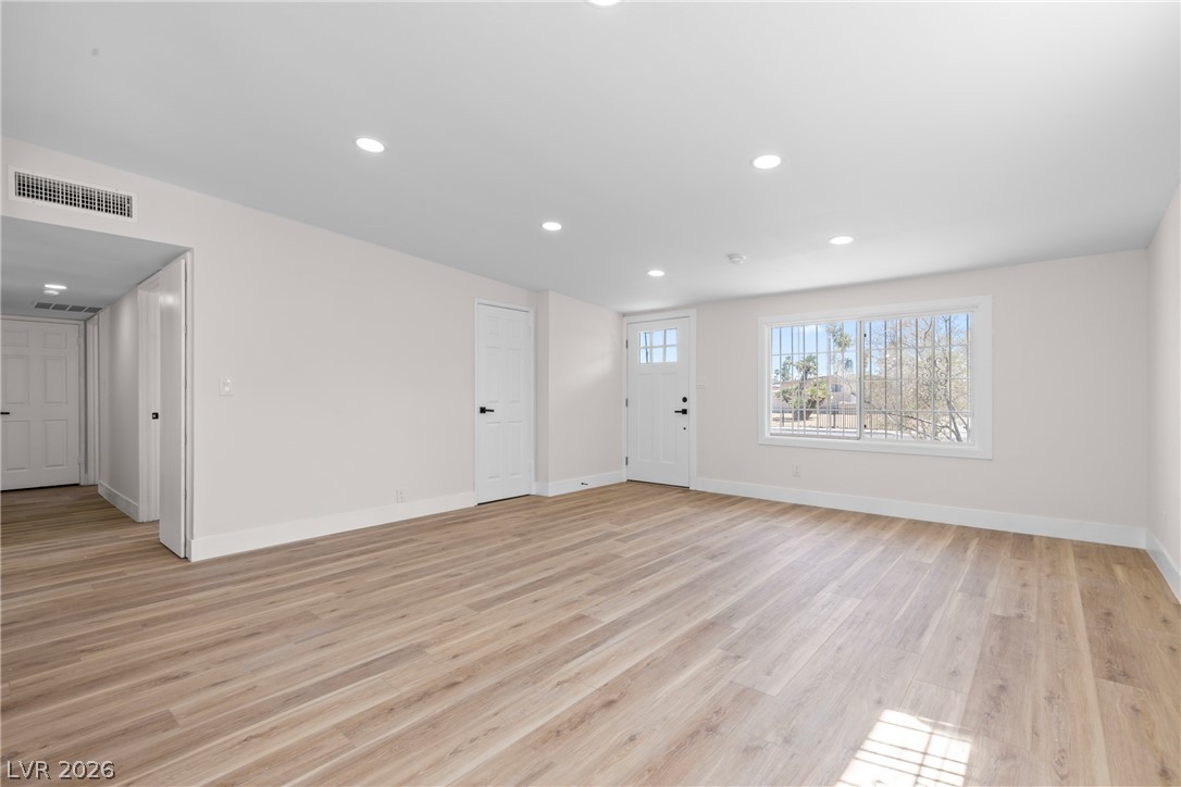 Photo 6 of 40, 1612 Palora Avenue