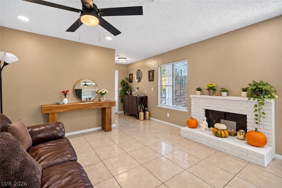 Photo 11 of 23, 522 Bayberry Drive