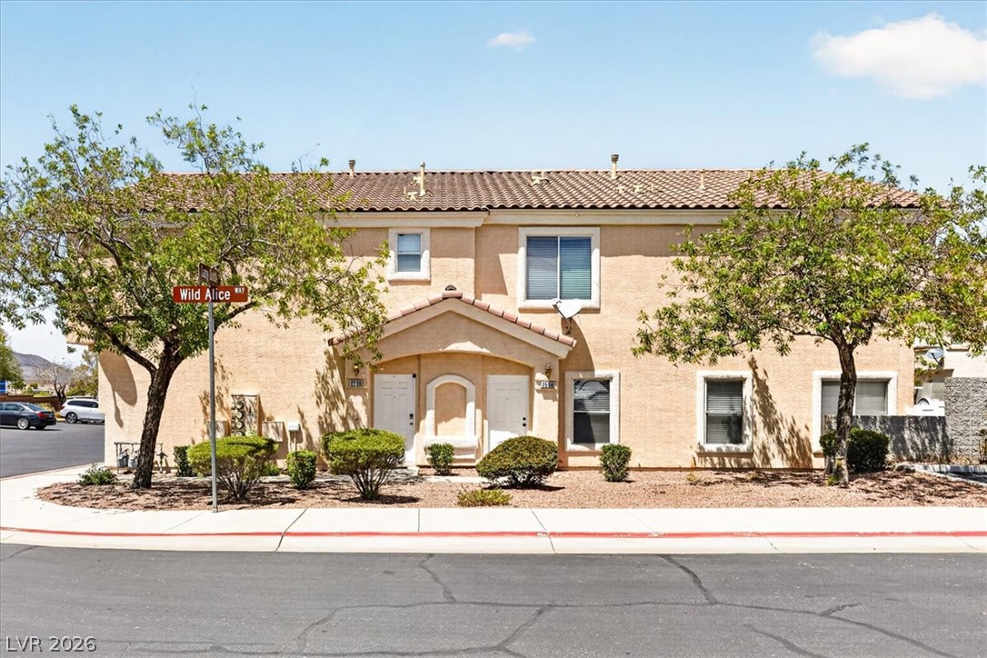 2594 Lazy Saddle Drive, Henderson 89002