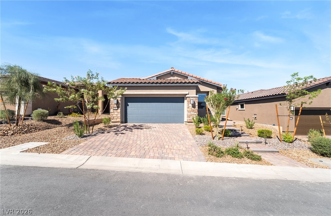 53 Lake Bluff Court, Henderson