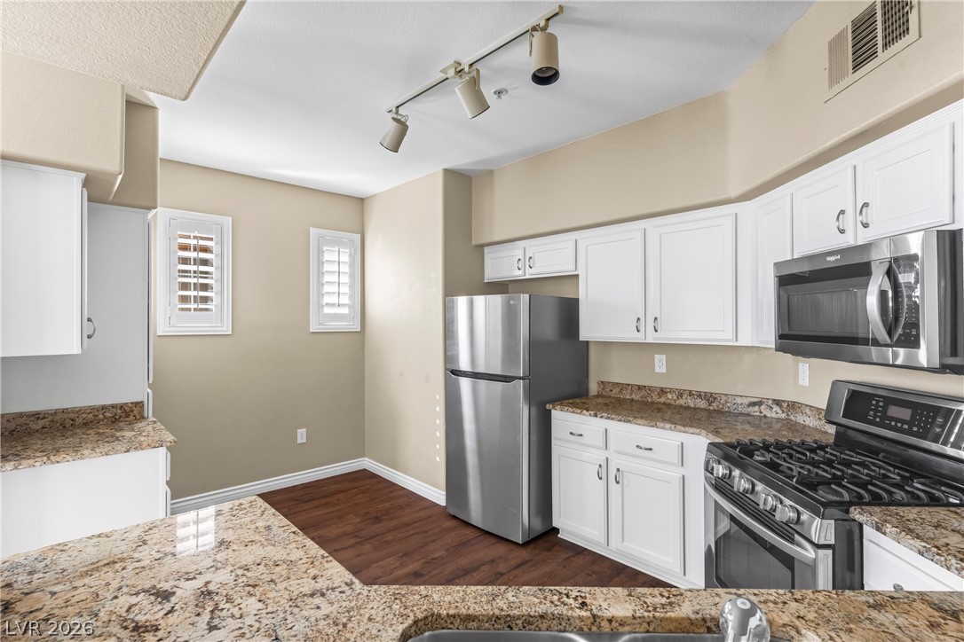 Photo 7 of 32, 3975 N Hualapai Way #167
