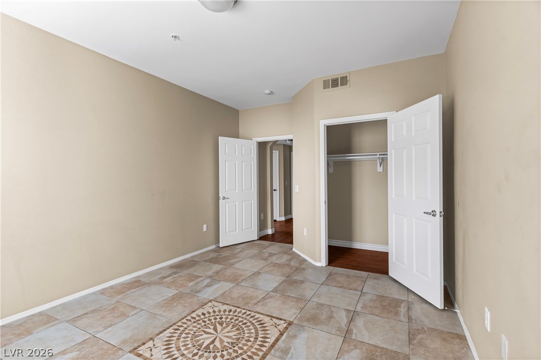 Photo 16 of 32, 3975 N Hualapai Way #167