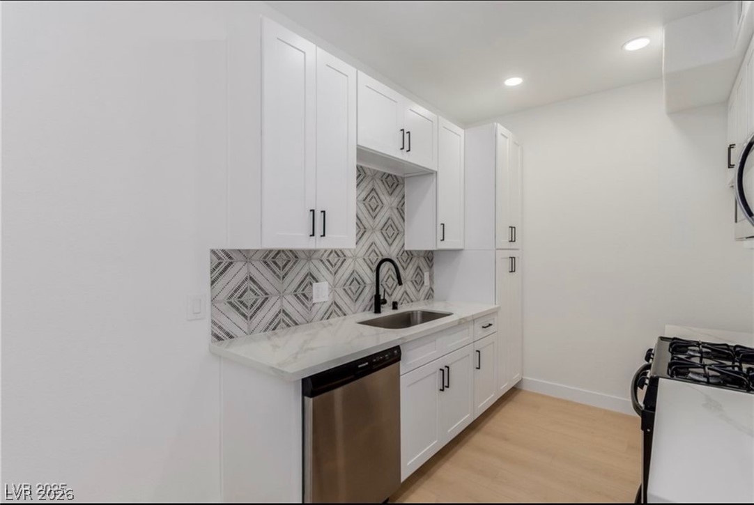 Photo 8 of 15, 3318 N Decatur Boulevard #1020