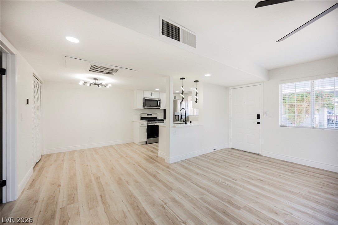 Photo 7 of 17, 5330 Duralite Street #103