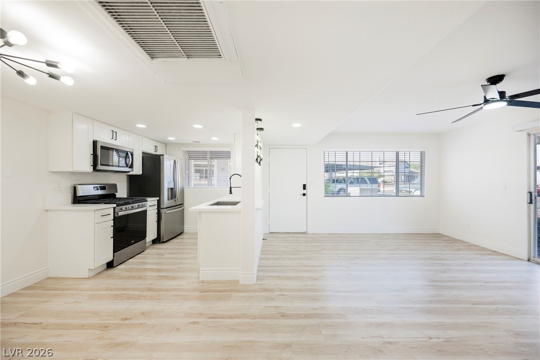 Photo 8 of 17, 5330 Duralite Street #103