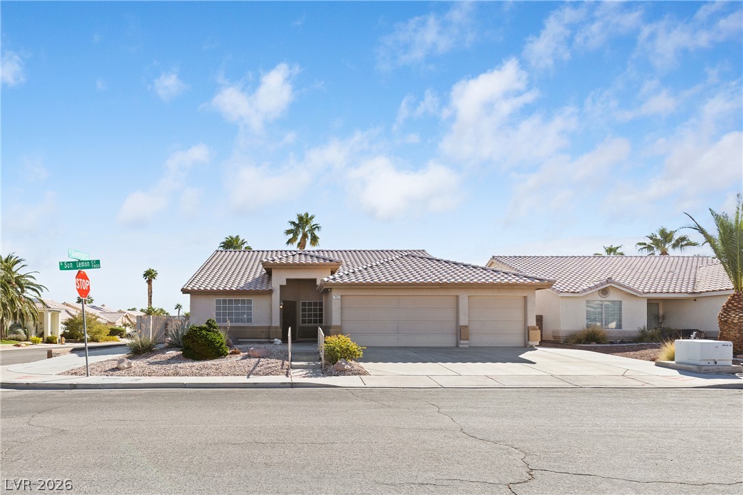 7832 Sun Lemon Court, Las Vegas 89123