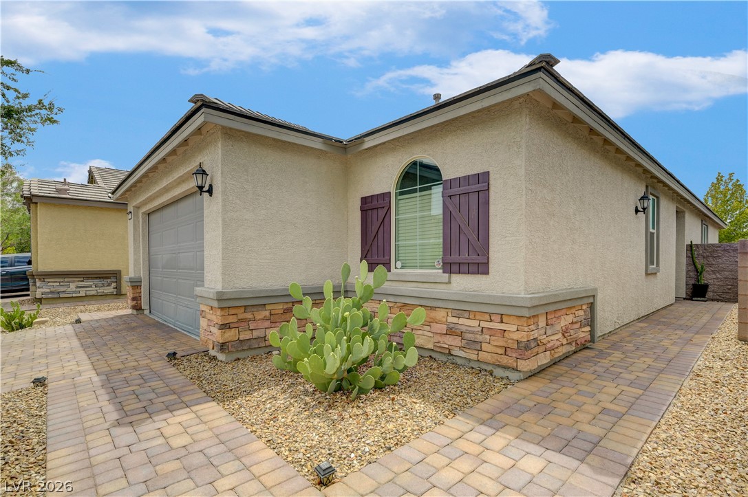 Photo 4 of 1305 Ossa Street