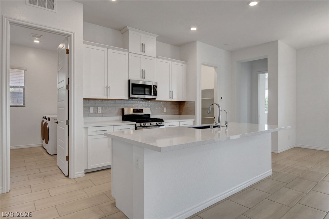 Photo 19 of 67, 673 Sunlight Hill Street