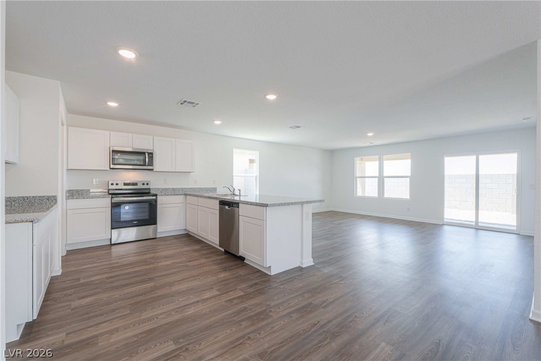 Photo 4 of 664 S Viento Drive