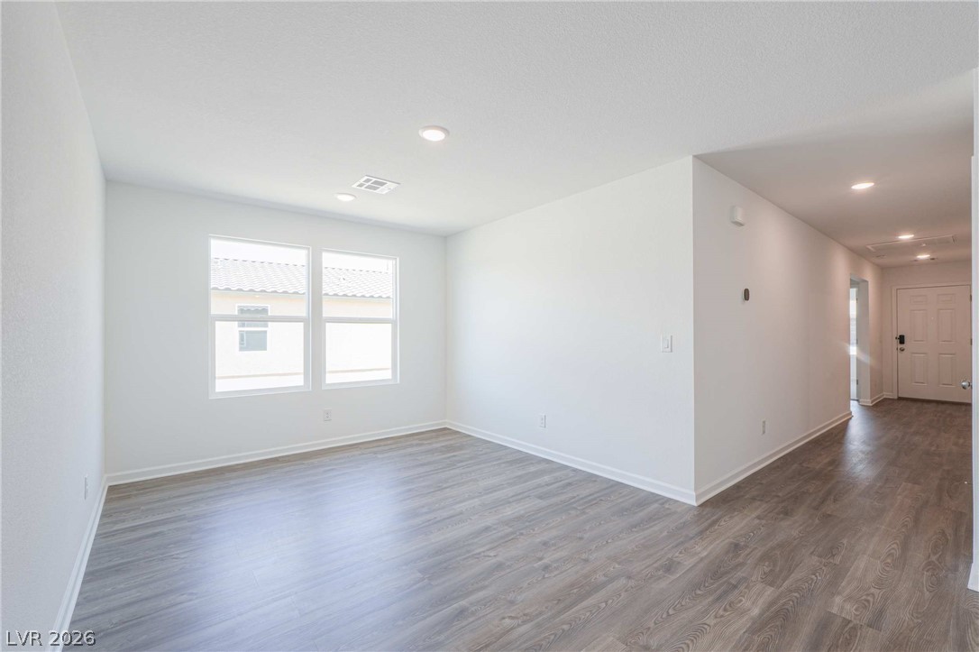 Photo 9 of 18, 664 S Viento Drive