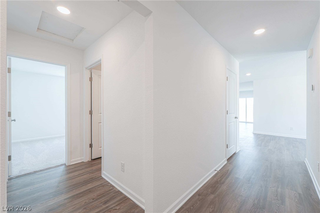 Photo 11 of 18, 664 S Viento Drive
