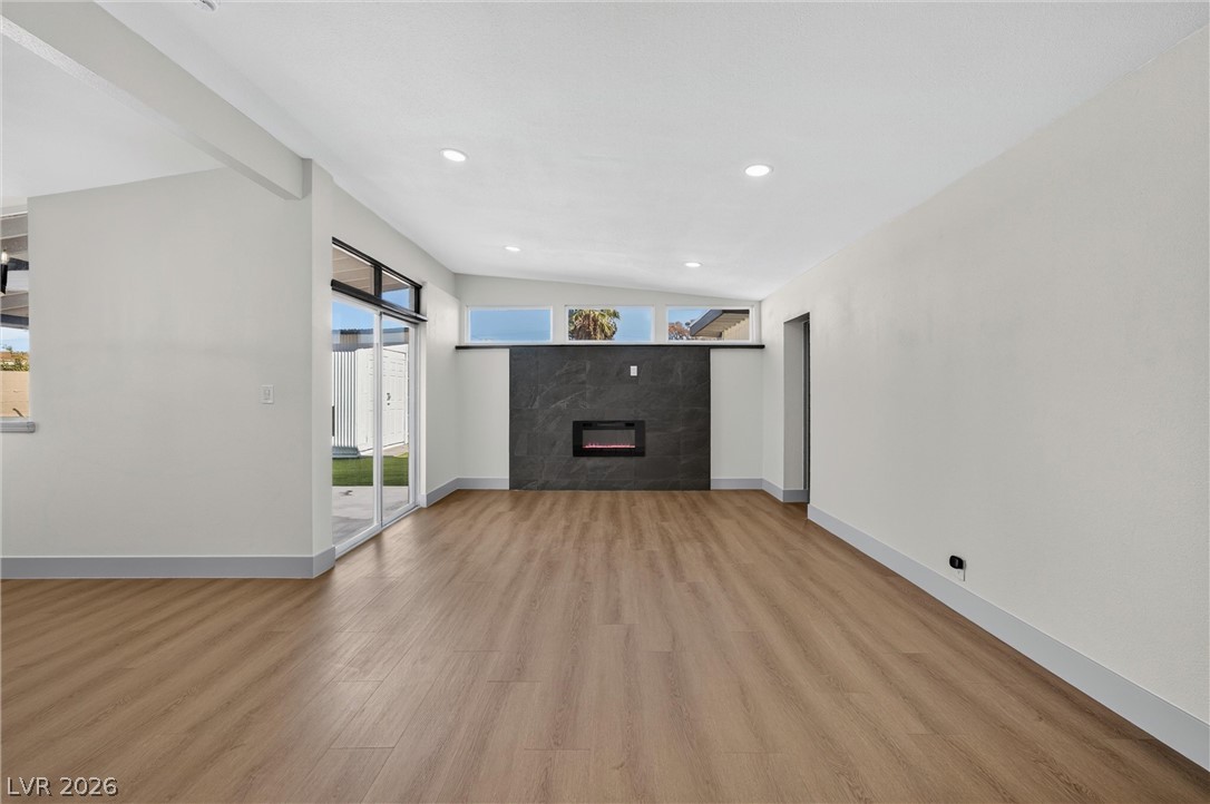 Photo 4 of 2806 Perliter Avenue
