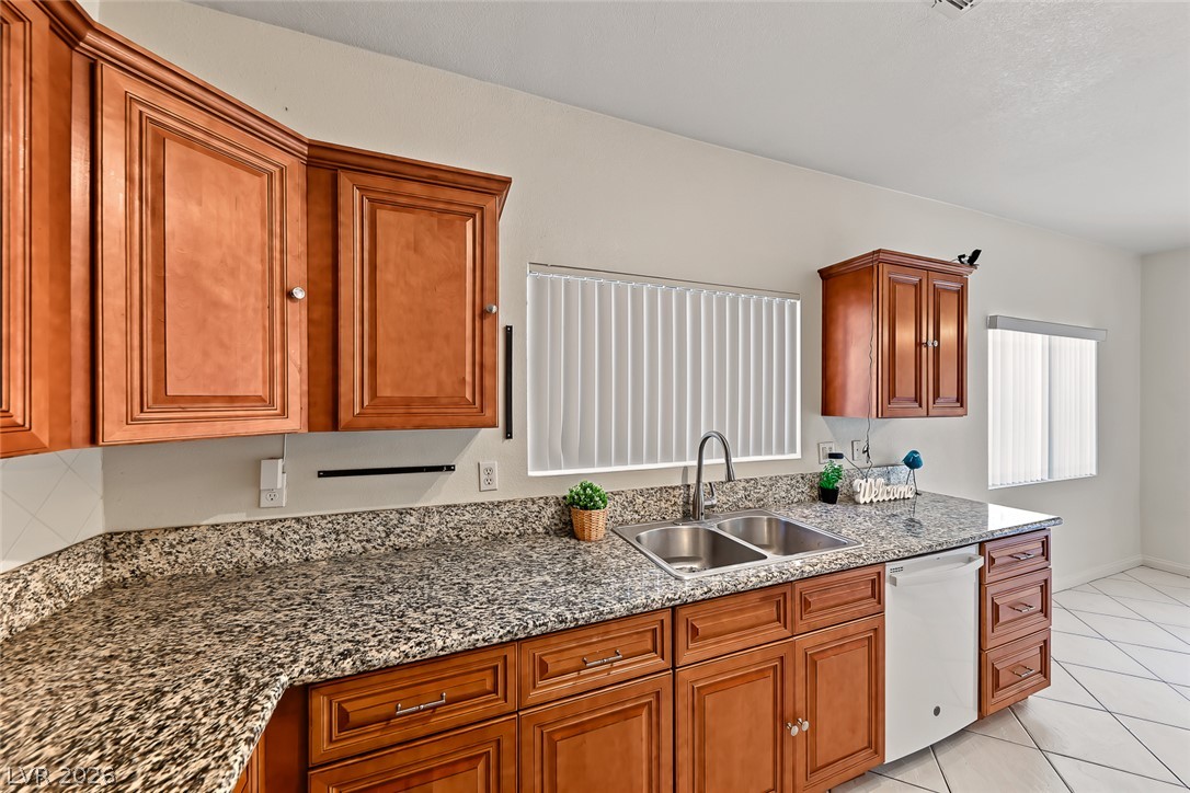 Photo 13 of 37, 5776 Alysheba Court